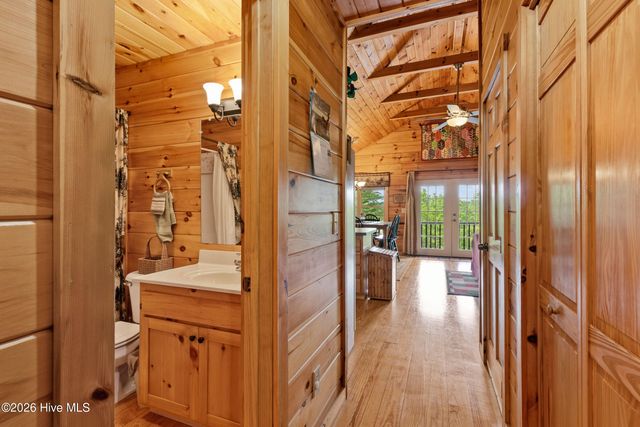 383 Hy Cobb Drive, Murphy, NC 28906
