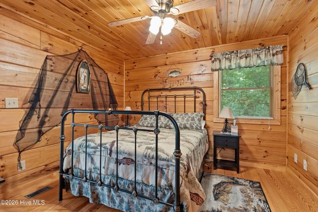 383 Hy Cobb Drive, Murphy, NC 28906