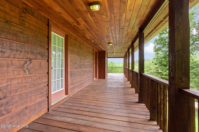383 Hy Cobb Drive, Murphy, NC 28906