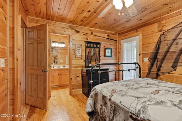 383 Hy Cobb Drive, Murphy, NC 28906