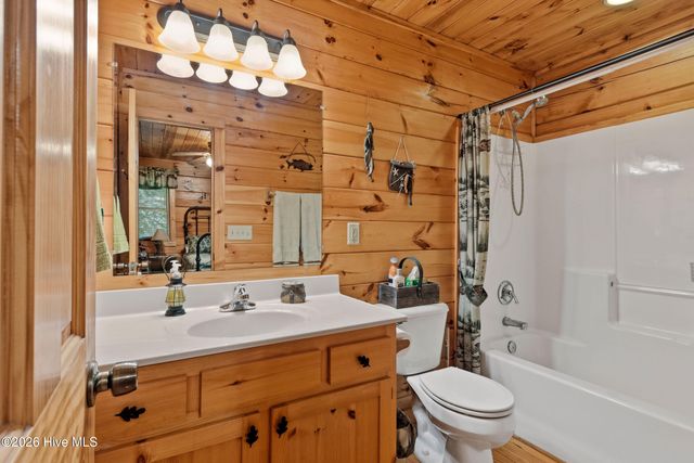 383 Hy Cobb Drive, Murphy, NC 28906