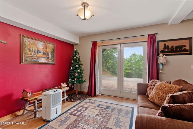 383 Hy Cobb Drive, Murphy, NC 28906