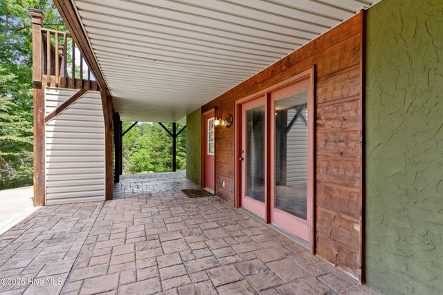 383 Hy Cobb Drive, Murphy, NC 28906