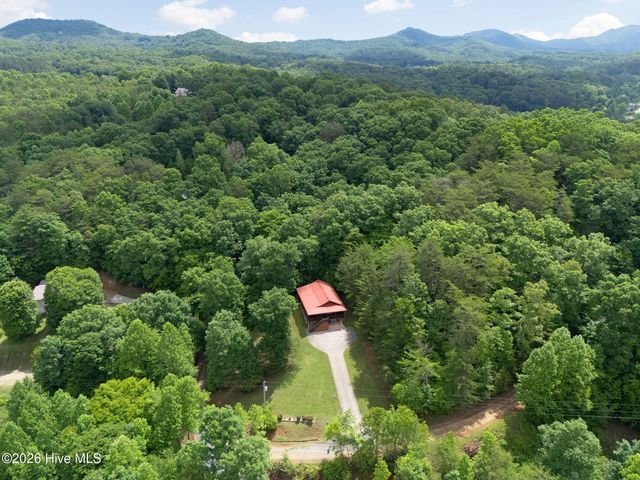 383 Hy Cobb Drive, Murphy, NC 28906