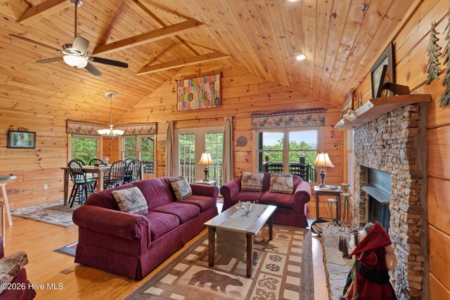 383 Hy Cobb Drive, Murphy, NC 28906