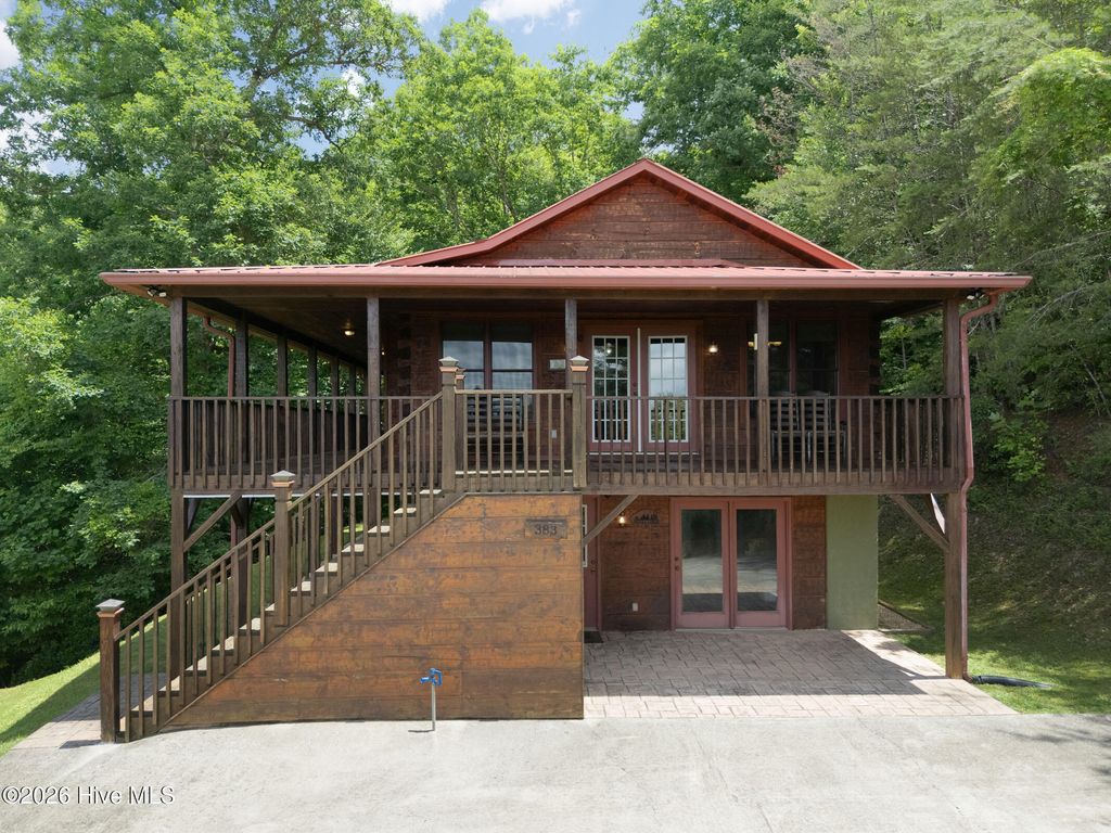383 Hy Cobb Drive, Murphy, NC 28906