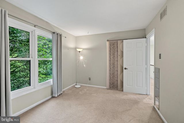 13 WILLOW CREEK LN, Newark, DE 19711