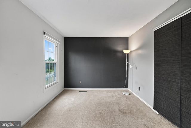 13 WILLOW CREEK LN, Newark, DE 19711