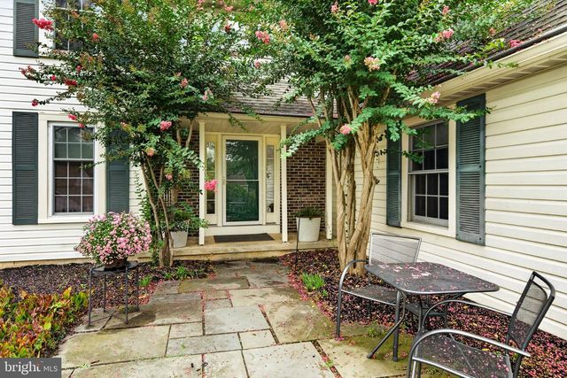13 WILLOW CREEK LN, Newark, DE 19711
