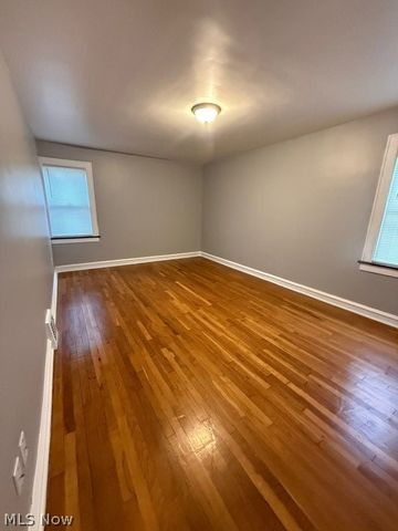 52 Meadowbrook Avenue, Boardman, OH 44512
