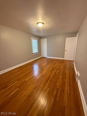 52 Meadowbrook Avenue, Boardman, OH 44512