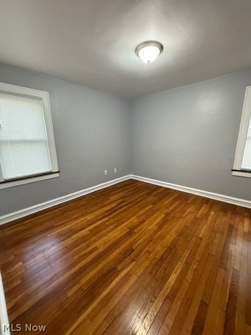52 Meadowbrook Avenue, Boardman, OH 44512