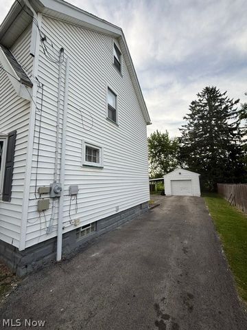 52 Meadowbrook Avenue, Boardman, OH 44512