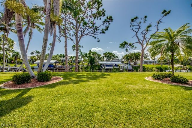 15350 Moonraker CT 304, North Fort Myers, FL 33917