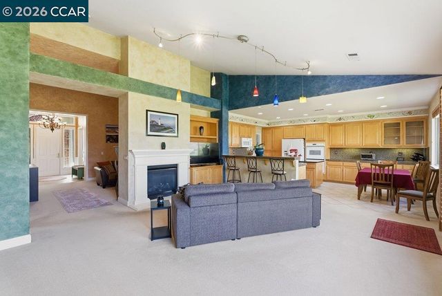 1009 Rolling Woods Way, Concord, CA 94521