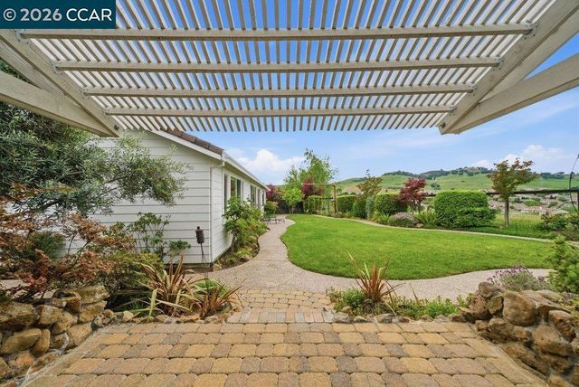 1009 Rolling Woods Way, Concord, CA 94521