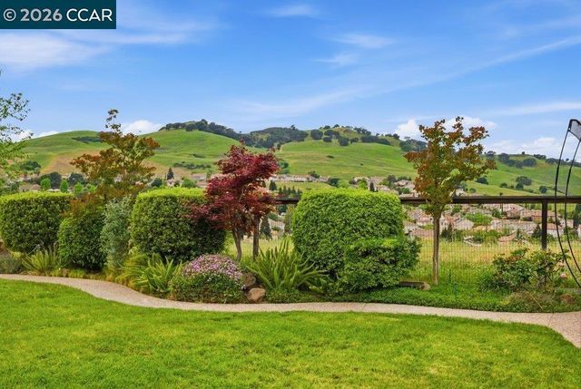 1009 Rolling Woods Way, Concord, CA 94521