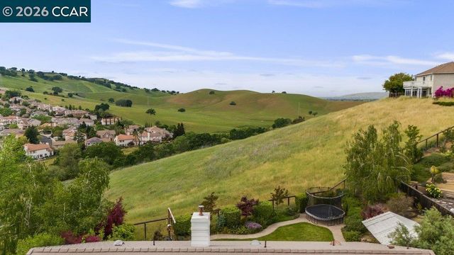 1009 Rolling Woods Way, Concord, CA 94521
