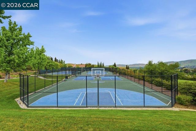 1009 Rolling Woods Way, Concord, CA 94521