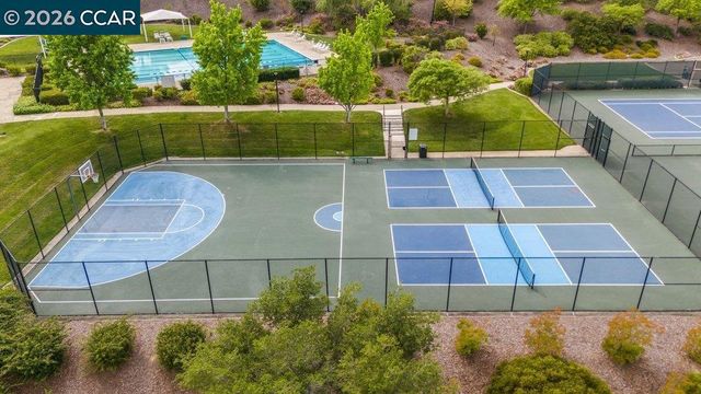 1009 Rolling Woods Way, Concord, CA 94521
