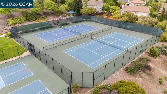 1009 Rolling Woods Way, Concord, CA 94521