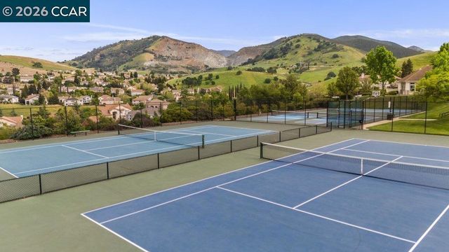 1009 Rolling Woods Way, Concord, CA 94521