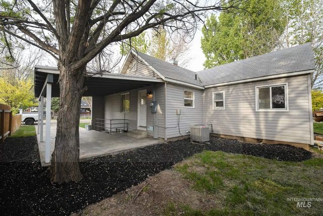 124 Maple St, Nampa, ID 83686