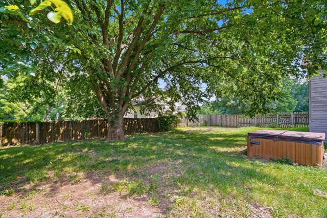 2633 E ALFALFA DR, Columbia, MO 65202