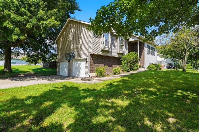 2633 E ALFALFA DR, Columbia, MO 65202