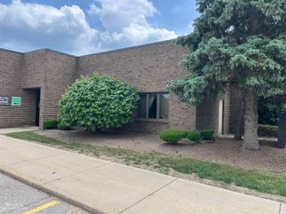 25650 Kelly Road, Roseville, MI 48066