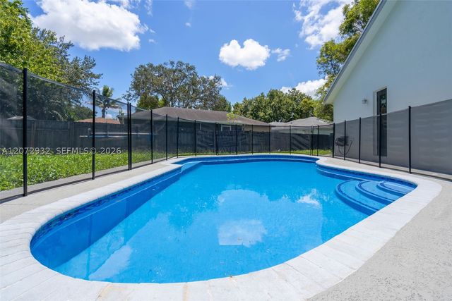 1038 SW 120th Way 1038, Davie, FL 33325