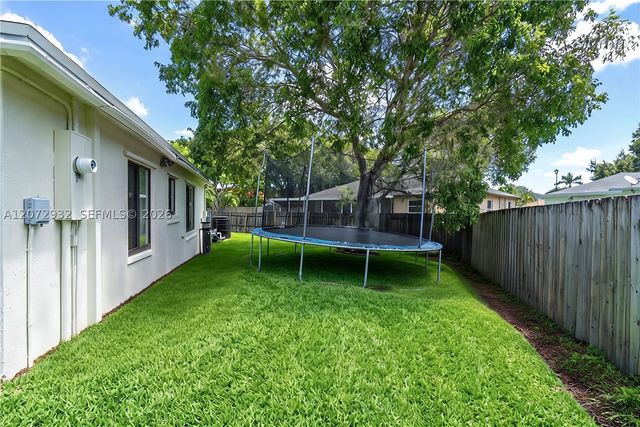 1038 SW 120th Way 1038, Davie, FL 33325