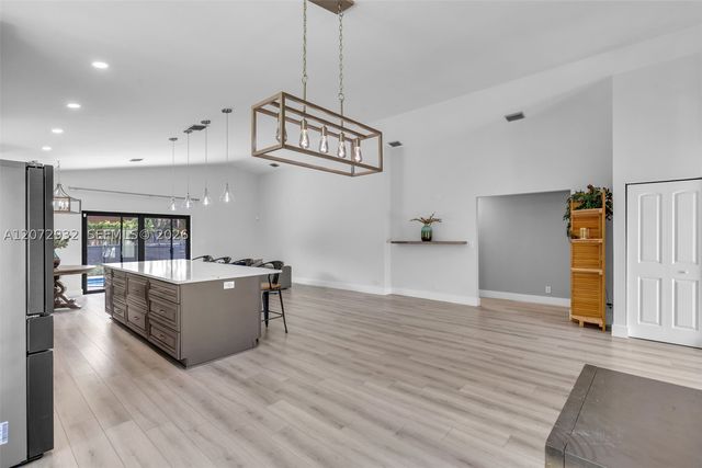 1038 SW 120th Way 1038, Davie, FL 33325