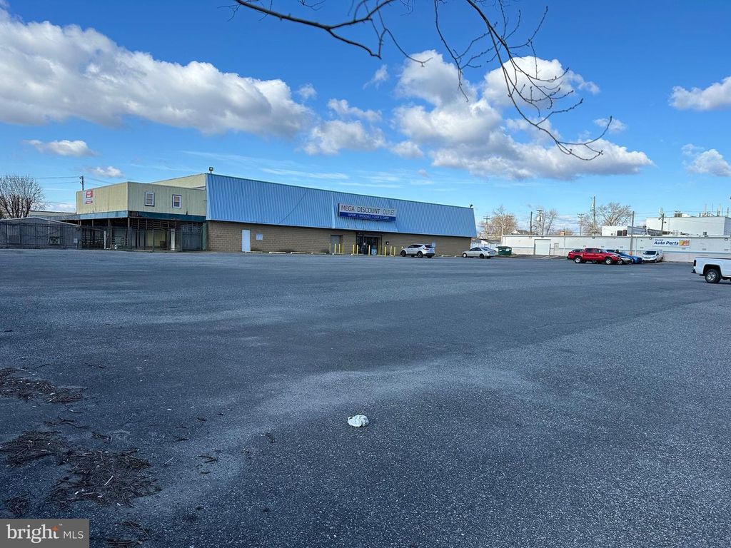 2825 N POINT, Dundalk, MD 21222