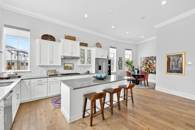 610 Dalton Lane, Irving, TX 75039