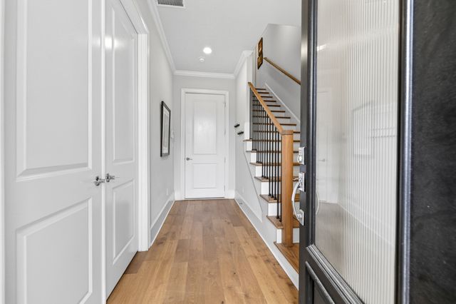610 Dalton Lane, Irving, TX 75039