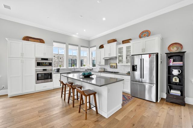 610 Dalton Lane, Irving, TX 75039
