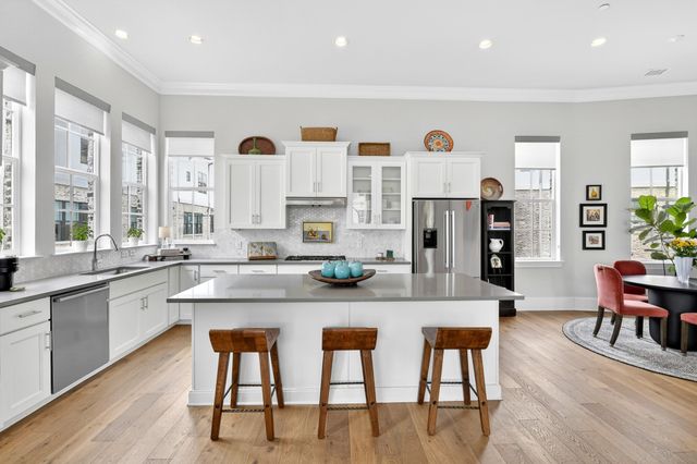 610 Dalton Lane, Irving, TX 75039