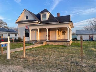 215 W Main ST, Lometa, TX 76853