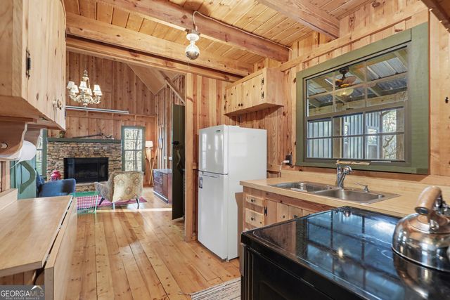 604 Tame Turkey Road, Lakemont, GA 30552