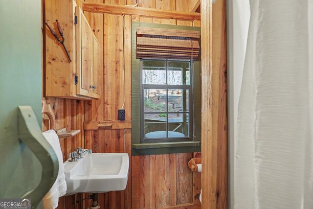 604 Tame Turkey Road, Lakemont, GA 30552