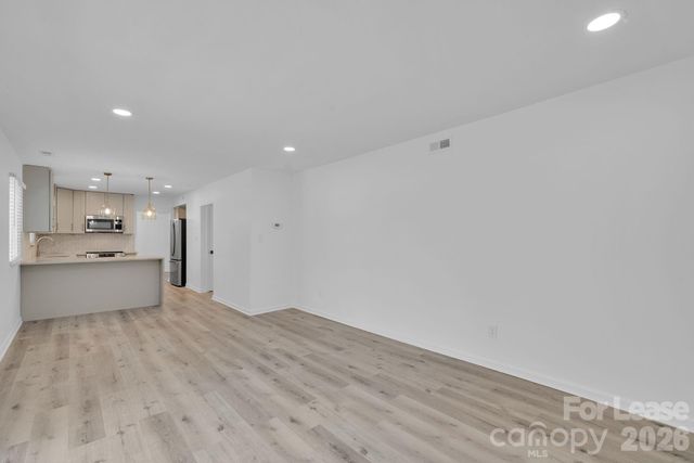 7404 Shadowlake Drive, Charlotte, NC 28226