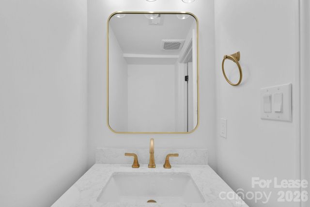 7404 Shadowlake Drive, Charlotte, NC 28226