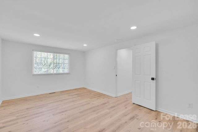 7404 Shadowlake Drive, Charlotte, NC 28226