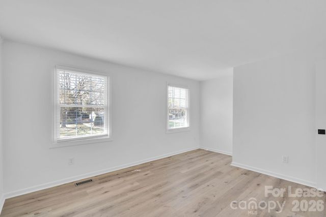 7404 Shadowlake Drive, Charlotte, NC 28226