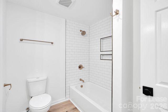 7404 Shadowlake Drive, Charlotte, NC 28226