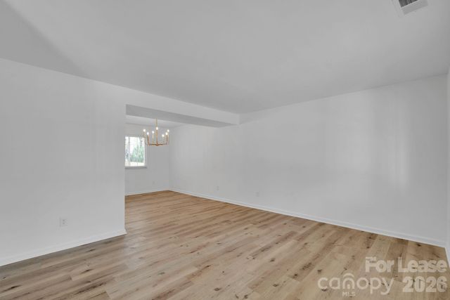 7404 Shadowlake Drive, Charlotte, NC 28226