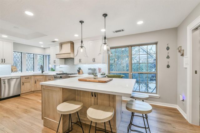 3823 Elmcrest Drive, Houston, TX 77088