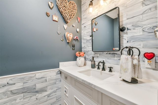 3823 Elmcrest Drive, Houston, TX 77088