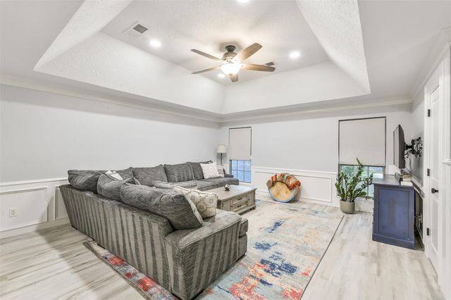 3823 Elmcrest Drive, Houston, TX 77088